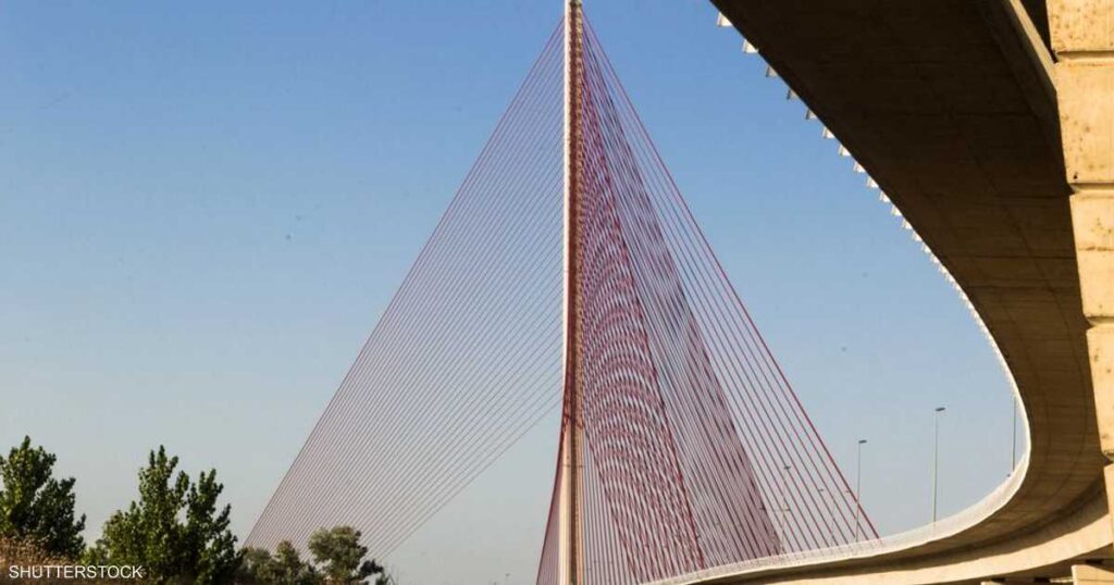 نهاية حزينة لمؤثر على مواقع التواصل.. سقط من جسر شهير