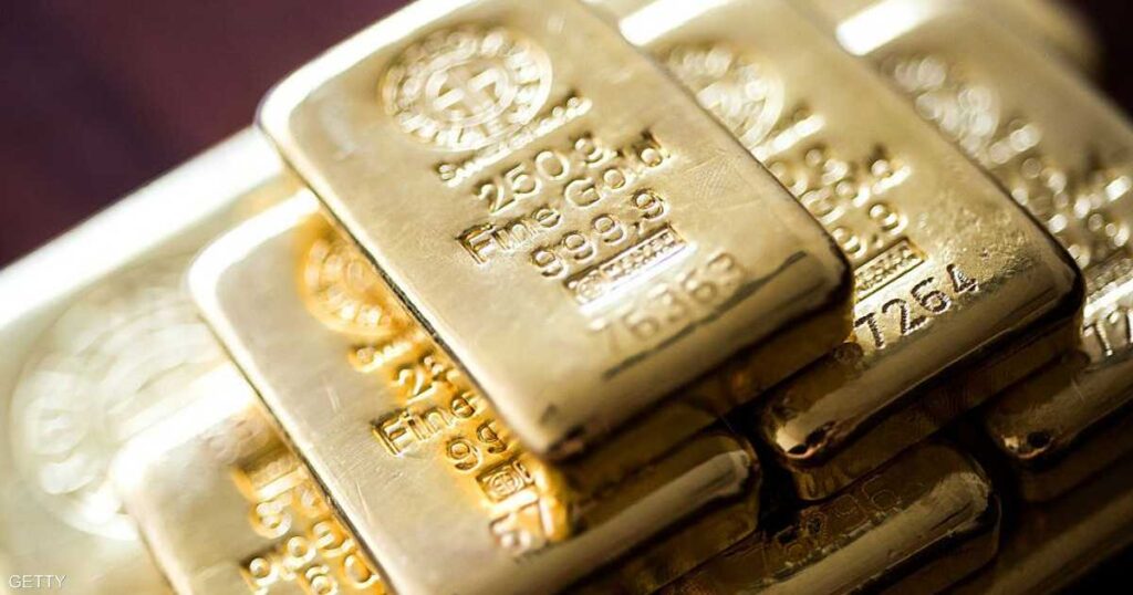 الذهب يواصل خسائره مع ترقب المستثمرين لبيانات أميركية
