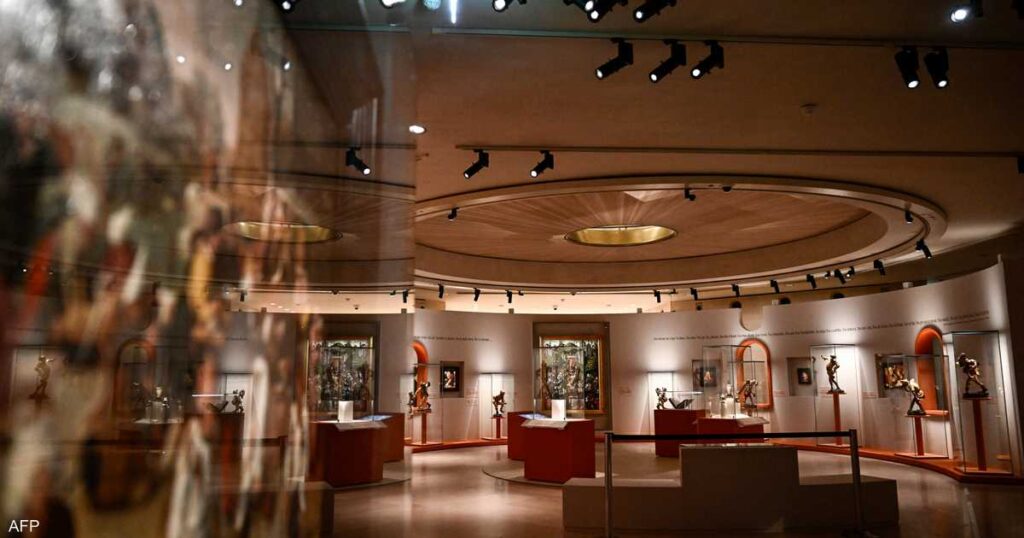 سرقة "كنز وطني" من متحف فرنسي.. كيف نفذ اللصوص عمليتهم؟