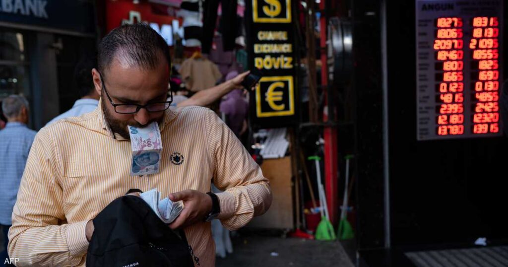 انتشار الدولارات المزورة في تركيا يجبر الحكومة على التحرك
