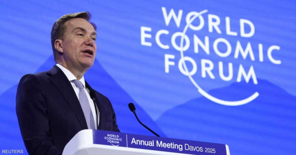 "القوة لا تحل محل الخطاب".. رسالة رئيس دافوس إلى قادة العالم