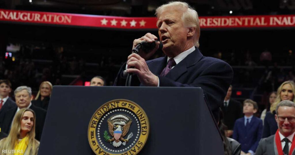 ترامب يحذر الاتحاد الاوروبي والصين من رسوم جمركية "محتملة"