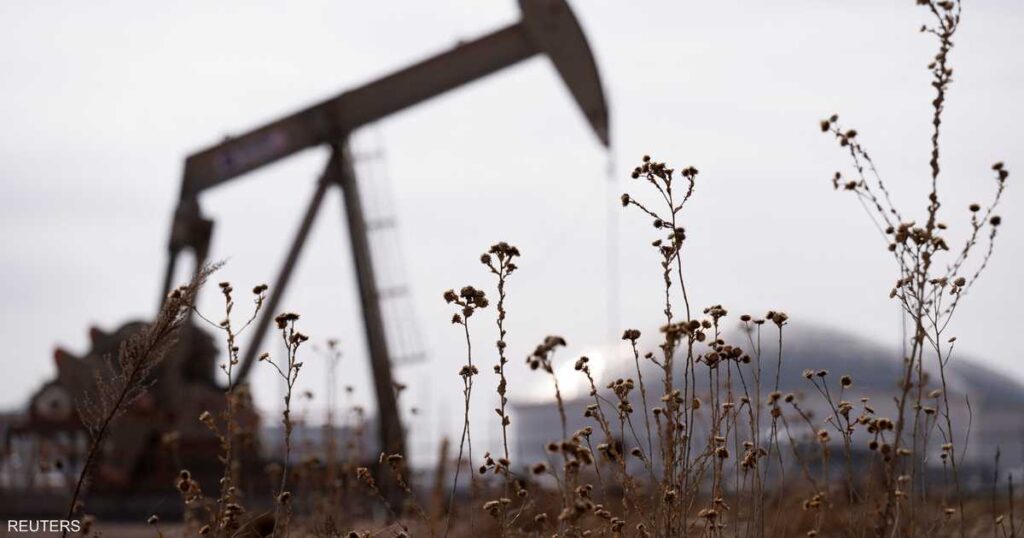 النفط يرتفع وسط مخاوف الإمدادات بعد عقوبات أميركية على إيران