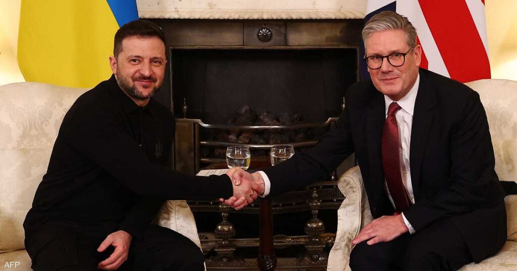 زيلينسكي يتلقى قرضا عسكريا ضخما من بريطانيا