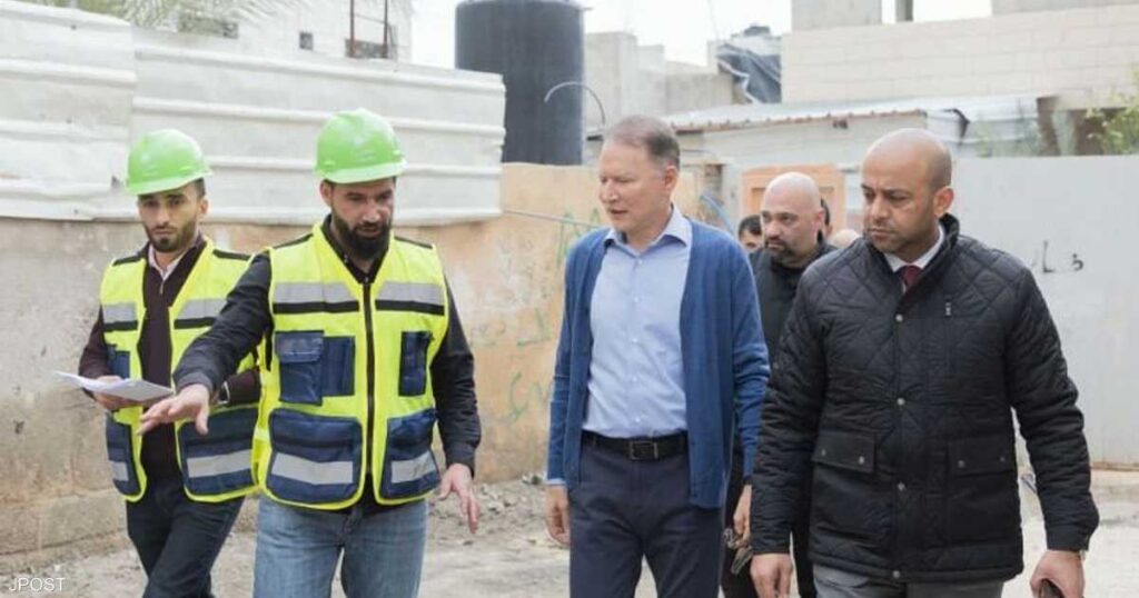 فلسطيني.. صحيفة إسرائيلي تتحدث عن "رجل ترامب في غزة"