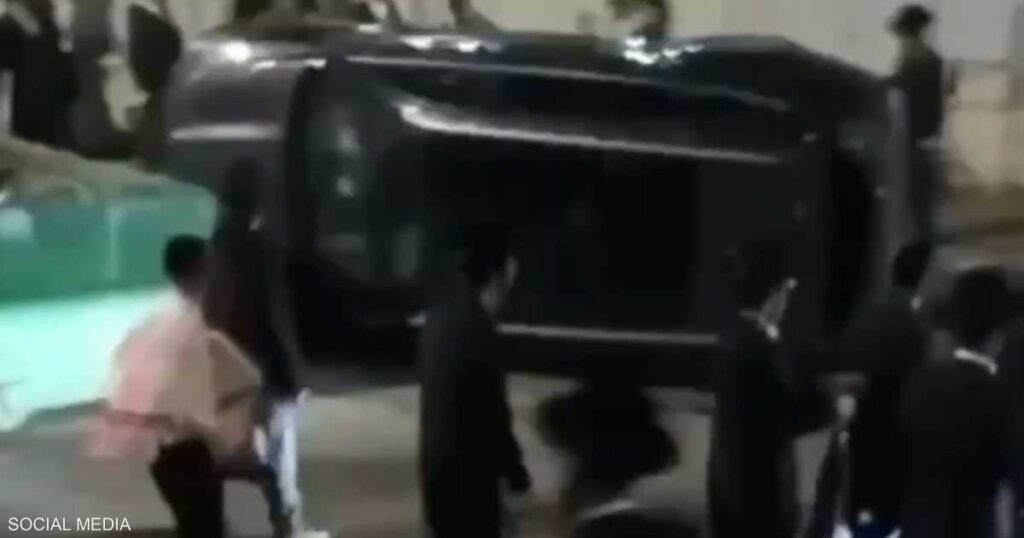يهود متطرفون يهاجمون مسؤولا إسرائيليا محليا ويقلبون سيارته