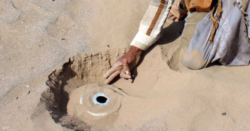 تحسبا لعملية برية.. الحوثيون يزرعون ألغاما في الحديدة