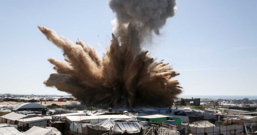 مصدر مطلع: إسرائيل أقرب إلى توسيع عملياتها العسكرية بغزة