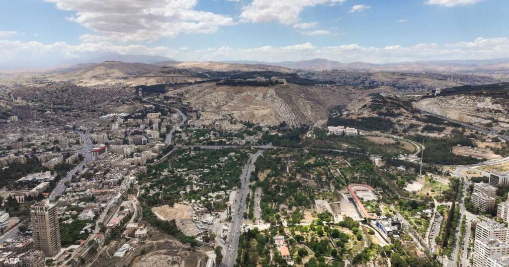 ليلة عاصفة في سوريا.. غارات وتحذير من "الاشتباكات المميتة"