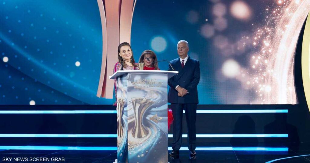 مينا العريبي تحصد جائزة "التميّز في صناعة الإعلام" لعام 2025