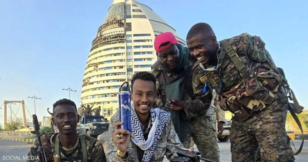 مراقبون: ارتباط الجيش بنظام الإخوان يطيل الحرب في السودان