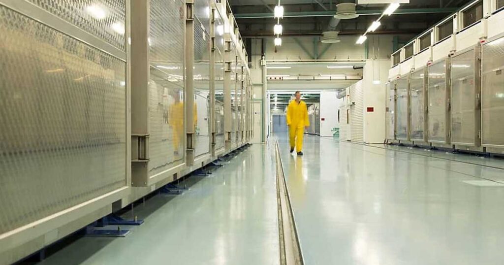 إيران تتخذ إجراءات مضادة لقرار الوكالة الدولية للطاقة الذرية