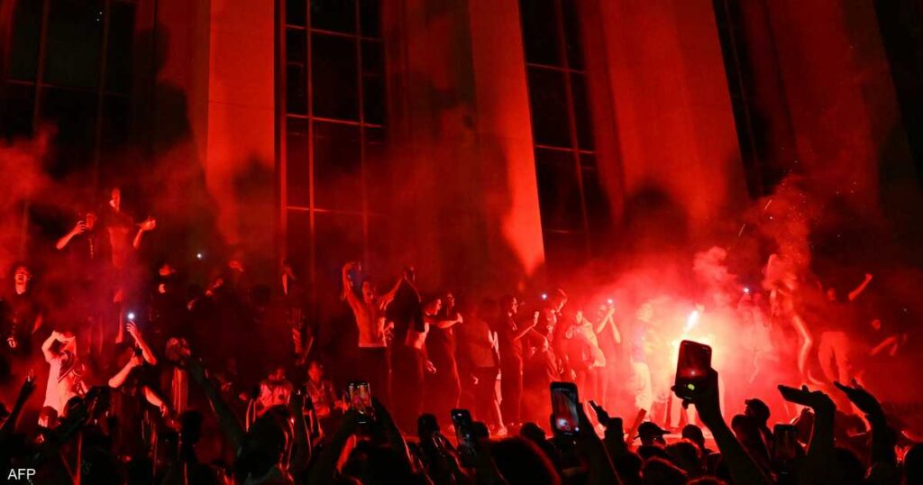 رغم فوز سان جرمان.. اضطرابات في باريس والشرطة تتدخل