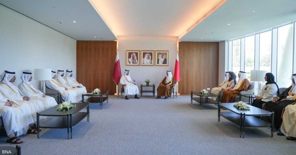 البحرين وقطر تبحثان مشروعي الجسر والربط البحري المشترك