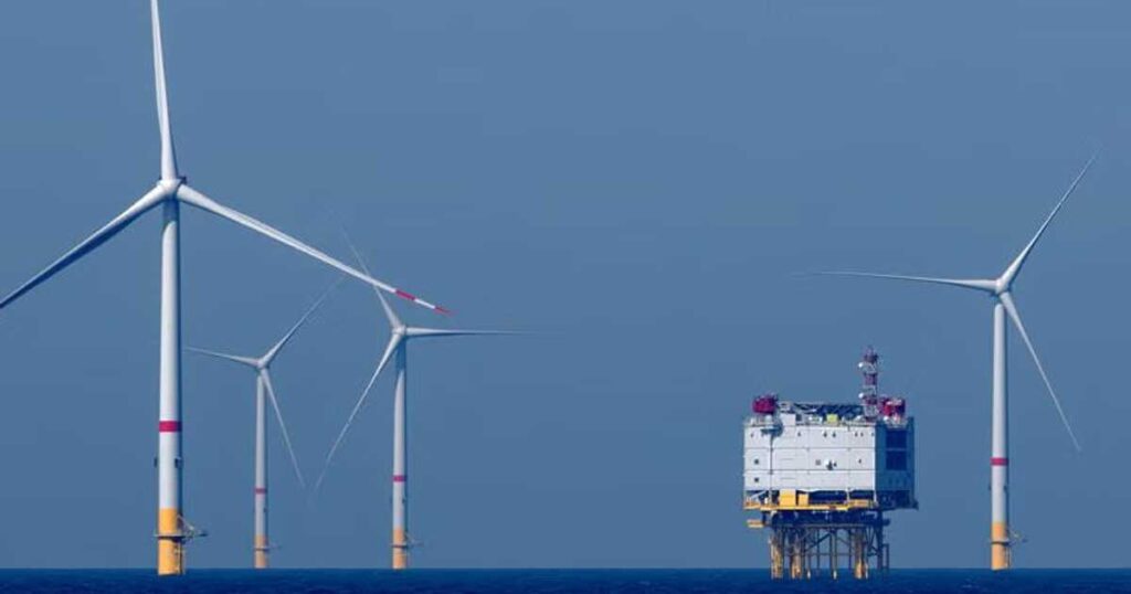 "مصدر" و"إيبردرولا" تستثمران في مزرعة رياح ببريطانيا