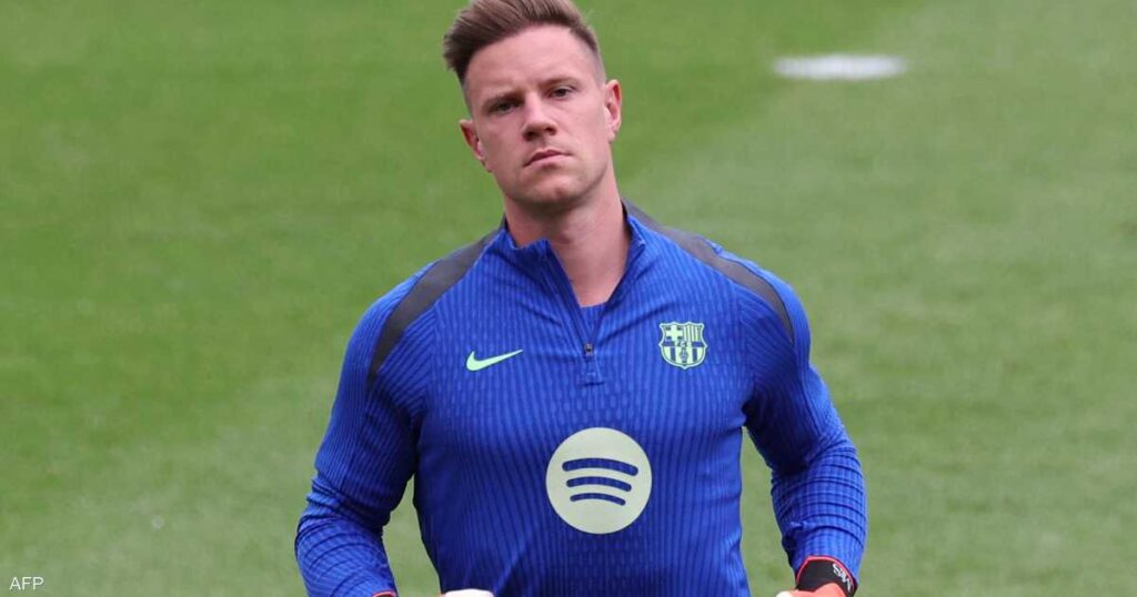 "خلاف حاد" بين برشلونة وحارسه تير شتيغن.. ما السبب؟