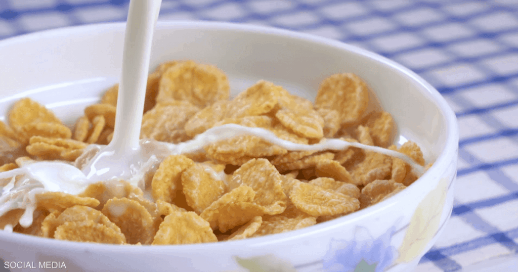 تتناولها كل يوم.. 10 وجبات شائعة غنية بـ"السكر الخفي"