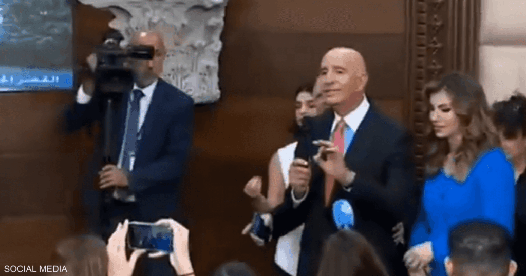 فيديو.. توم براك يخاطب الصحفيين بكلمات "صادمة" في لبنان