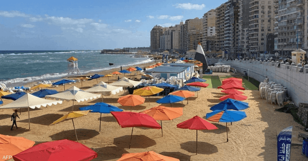 "ملتم أغسطس".. شواطئ الإسكندرية ومطروح تخلو من روادها