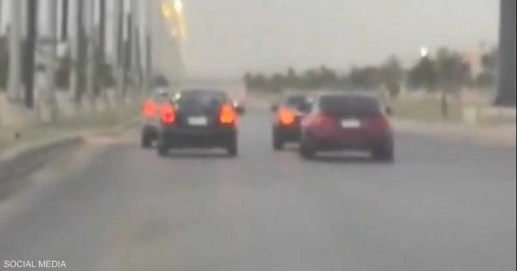 فيديو يثير غضبا في مصر.. مطاردة لفتاتين ثم حادث مروع