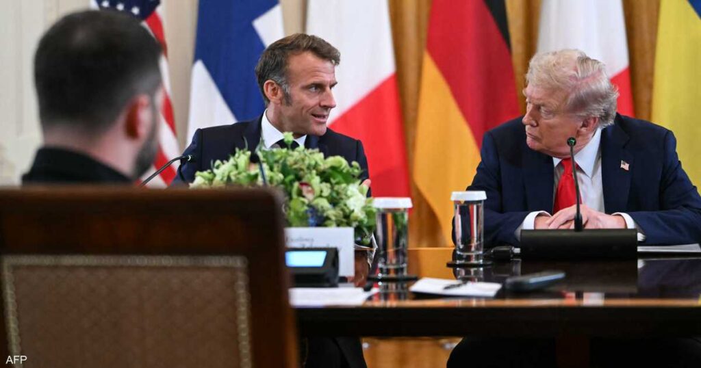 ميكروفون مفتوح يكشف محادثة سرية بين ترامب وماكرون بشأن بوتين