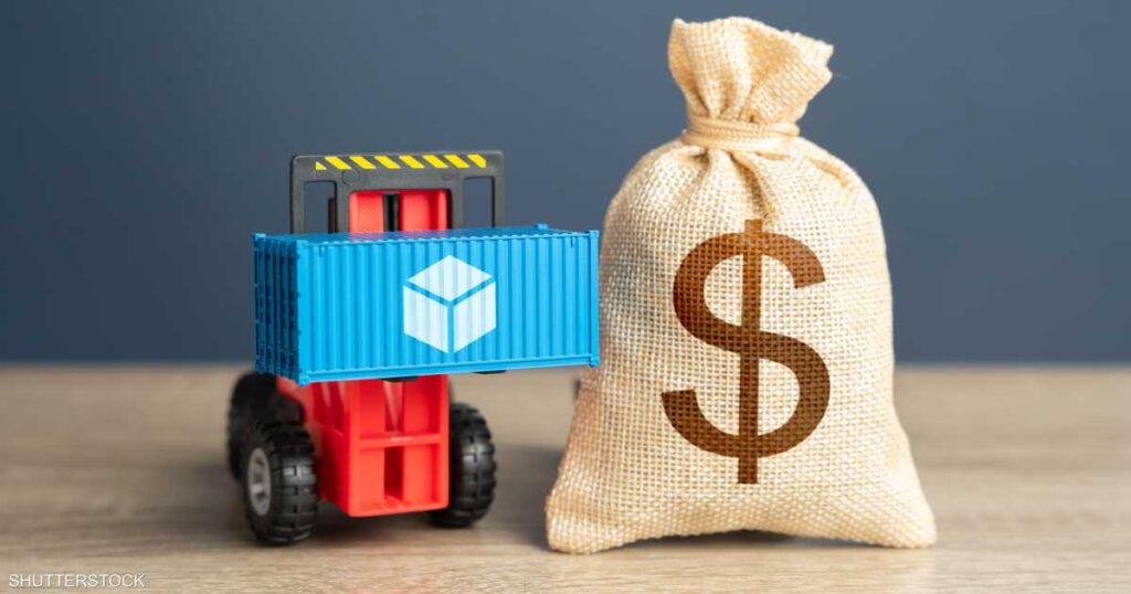 أين تُنفق عوائد الرسوم الجمركية الأميركية؟