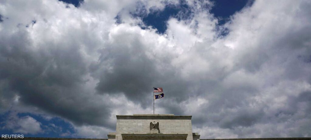 الفيدرالي يستعد لأول خفض للفائدة في 2025 مع تزايد ضغوط ترامب