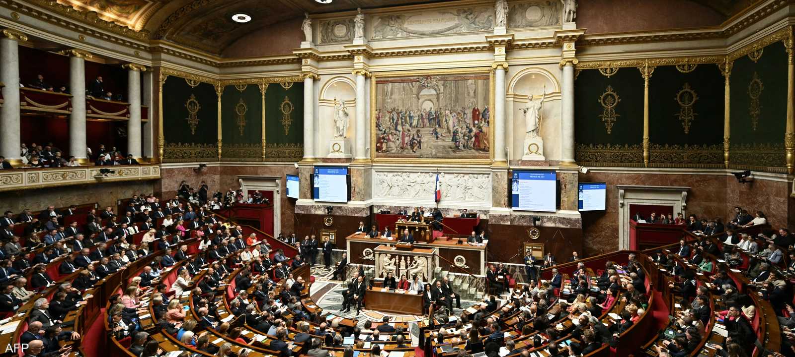 ديون بلا سقف وثقة تتآكل.. أين يتجه اقتصاد فرنسا؟