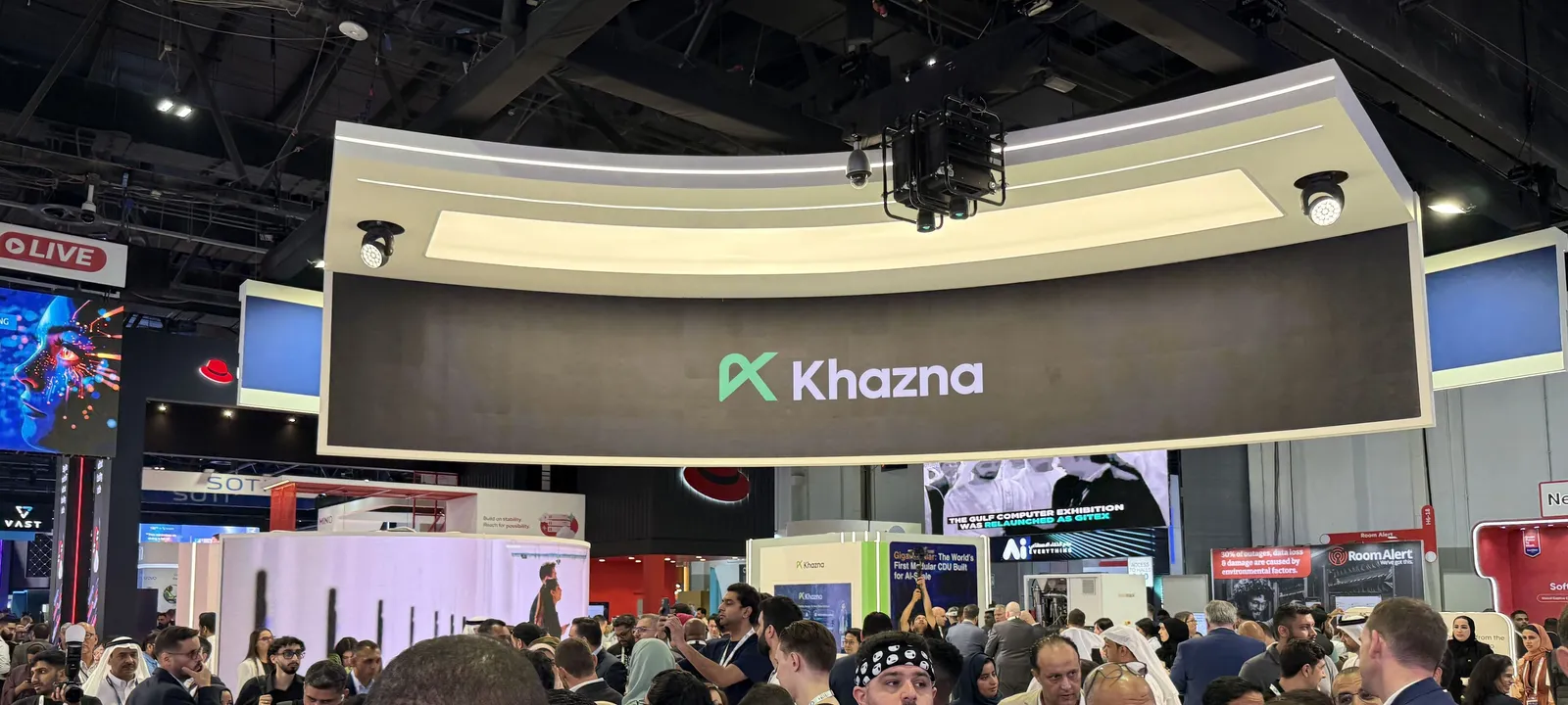 "خزنة" تصل بقدرة مراكز البيانات في الإمارات إلى 650 ميغاواط