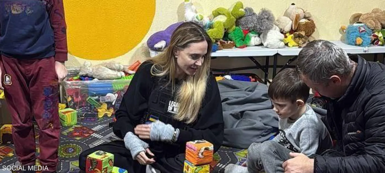 أنجلينا جولي تجري "زيارة مفاجئة" إلى جنوب أوكرانيا