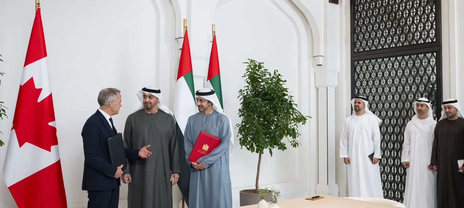 الإمارات وكندا توقعان اتفاقية جديدة لتشجيع الاستثمارات