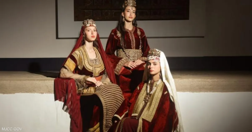 "اليونسكو" تصادق على تسجيل القفطان المغربي تراثا عالميا